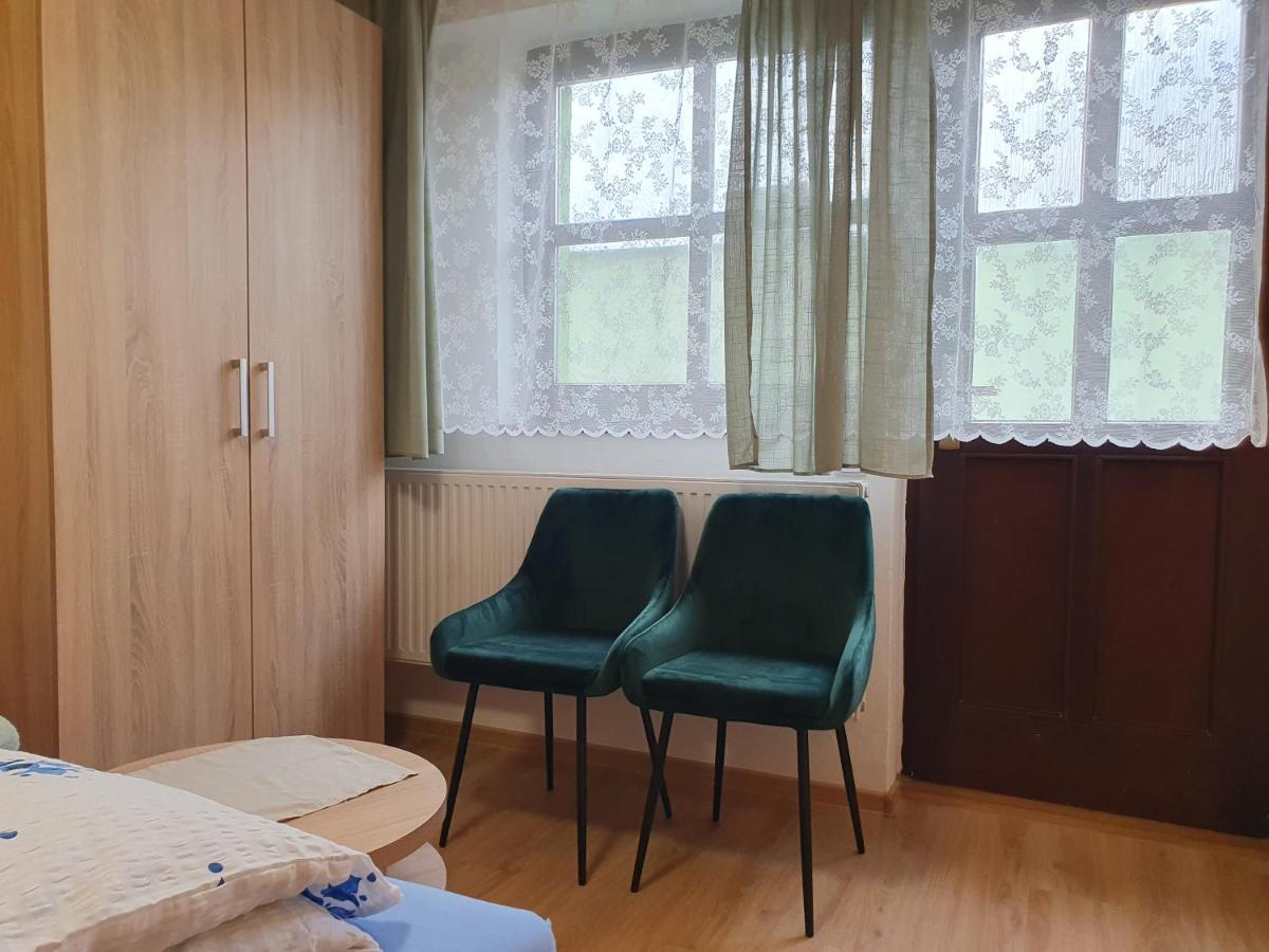 Pension Zelený strom Mikulov Exterior foto