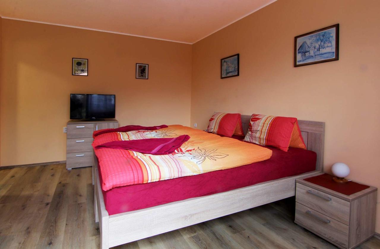 Pension Zelený strom Mikulov Exterior foto